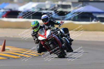 media/Oct-09-2022-SoCal Trackdays (Sun) [[95640aeeb6]]/Turn 2 (1110am)/